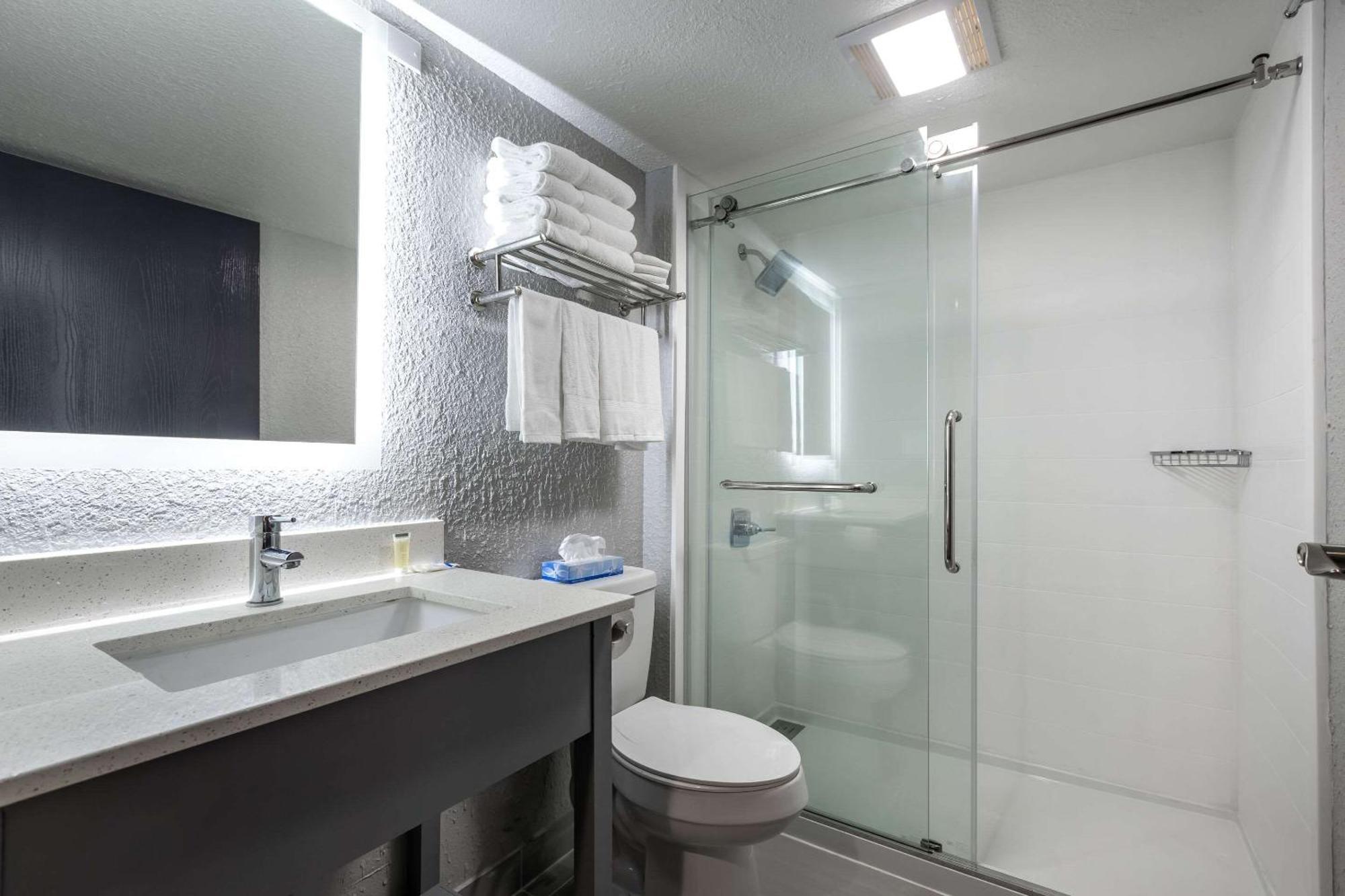 Rodeway Inn & Suites Near Outlet Mall - Asheville Luaran gambar