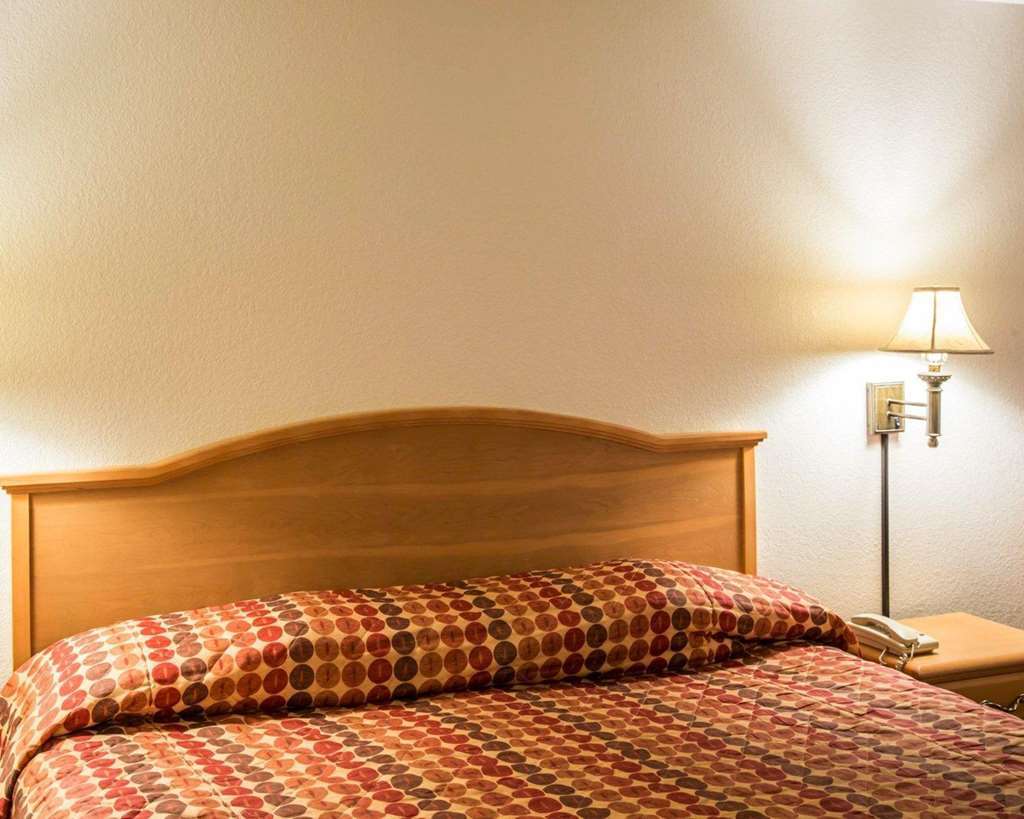 Rodeway Inn & Suites Near Outlet Mall - Asheville Bilik gambar